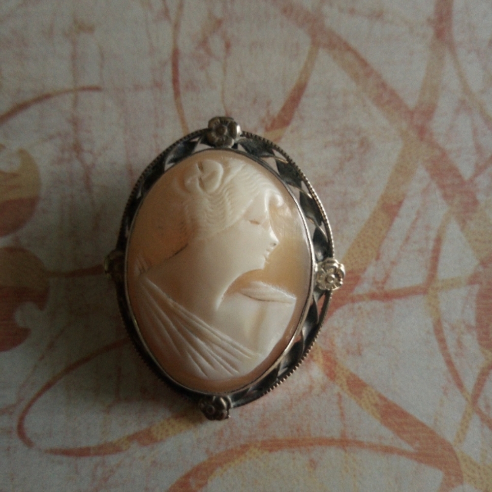 Cameo